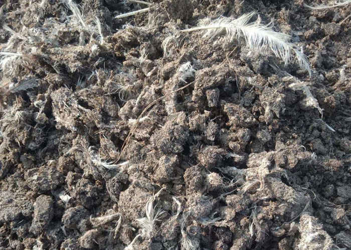 Organischer Dünger Fermentationskompostmaschine Raupentyp für die aerobe Zersetzung von Erdmieten