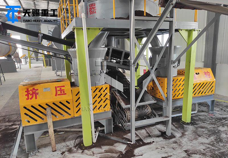 Flat-die Granulator Düngemittel Produktionslinie Niedriger Energieverbrauch Zylindrische Partikel ISO9001 zertifiziert